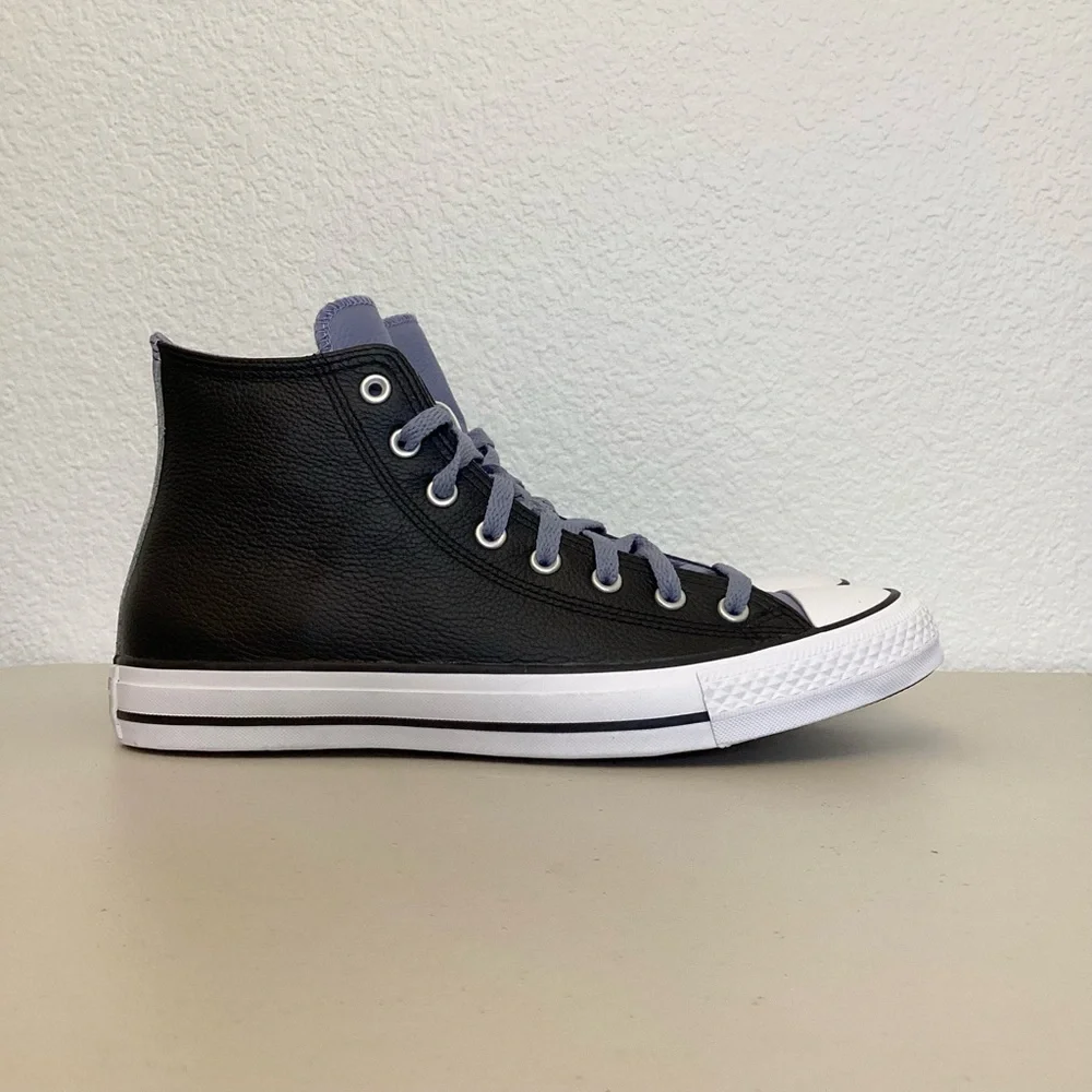 Converse NWOT 11.5 Men’s / 13.5 Women’s Chuck Taylor All Star Leather High Tops